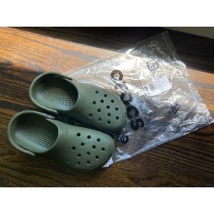 *Never Worn* Army Green Classic Crocs - W9/M7